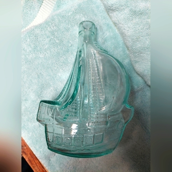 Commemorative Glass Santa Maria Ship Liquor Bottle - Picture 1 of 7